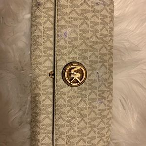 MK wallet